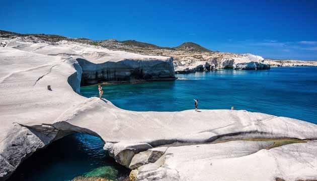 sarakiniko-milos