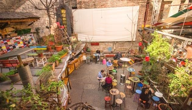 Ruins pubs