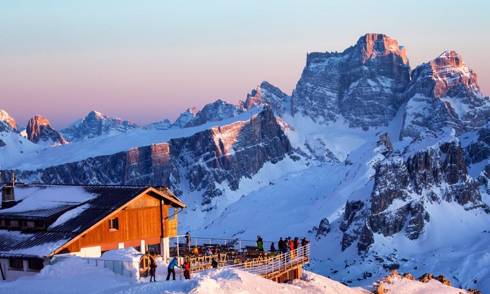 Skier dans les Dolomites : 5 destinations de rêve