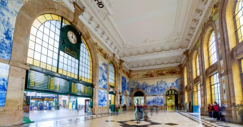 São Bento: la sorprendente estación de Azulejos de Oporto
