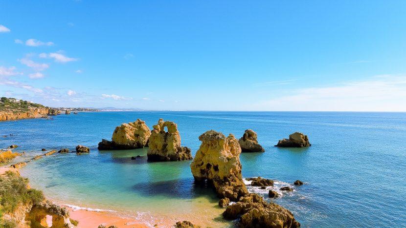 Praia dos Arrifes