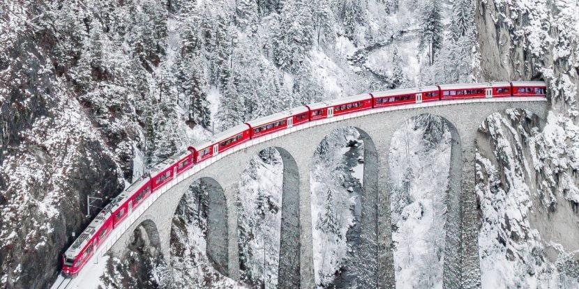 Trenino Rosso del Bernina: parcours, arrêts et prix