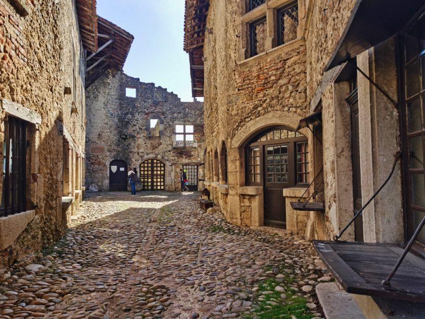 Pérouges