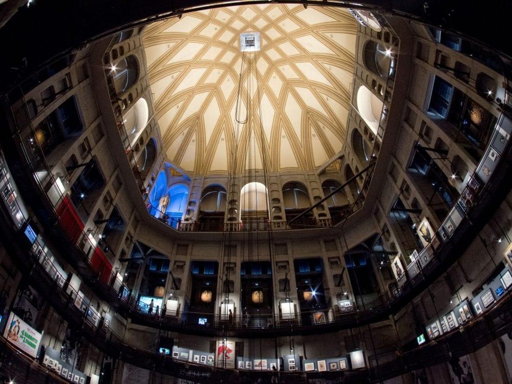 L'intérieur de la Mole vu du Musée du cinéma de Turin