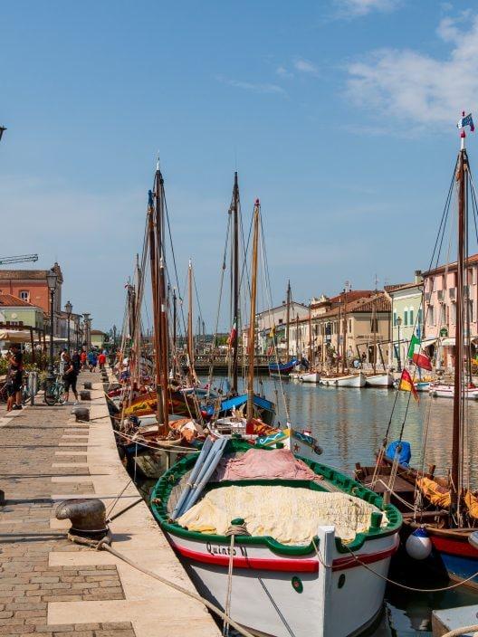 C'est le plus beau village au bord de la mer de l'Émilie-Romagne. Voici lequel