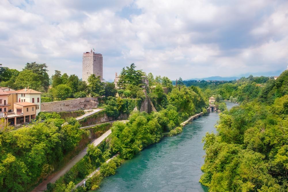 Los fantasmas del castillo sobre el Adda