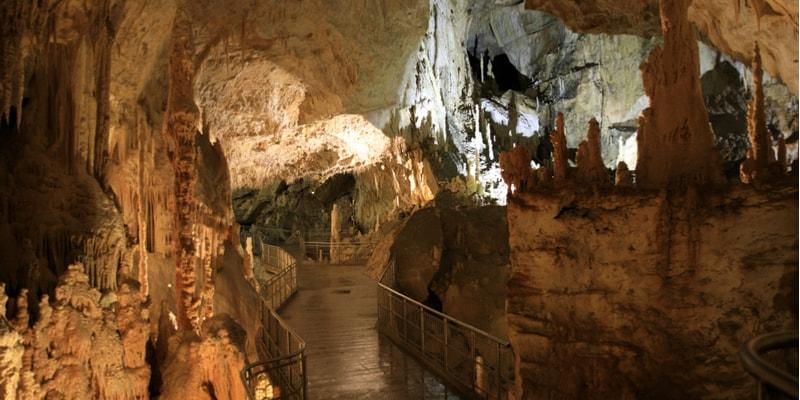 genga-gole-frasassi