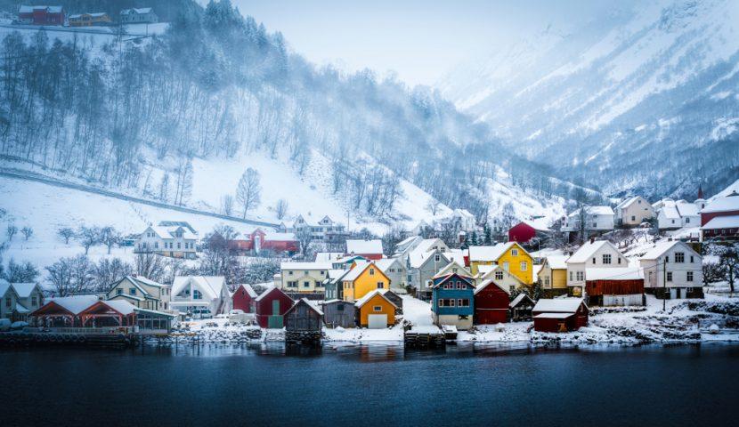Croisière le long des fjords