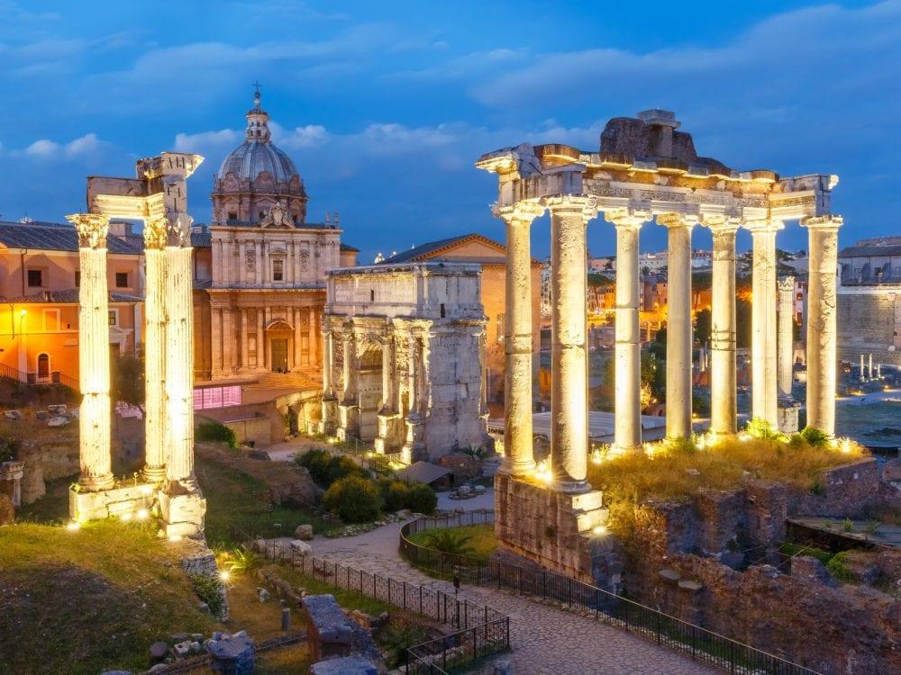 Le Forum Romain, de nuit