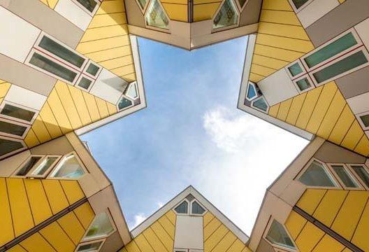 Dormir en las casas cubo de Rotterdam