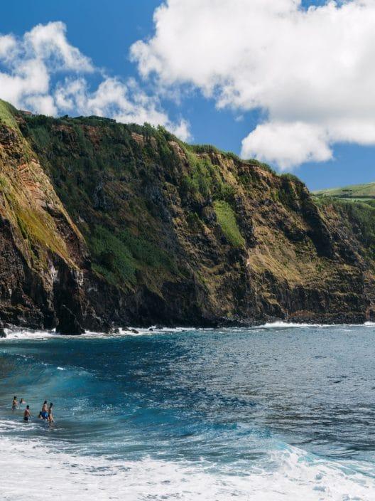 Peut-on se baigner aux Açores en février ? Climat, températures et meilleures plages