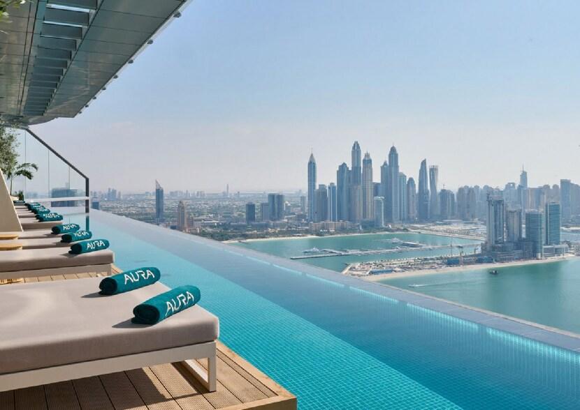 AURA SKYPOOL
