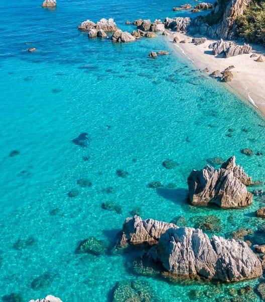 Drapeaux Bleus 2025 en Calabre : découvrez les plus belles plages pour votre été