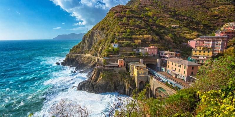 cinque-terre-train