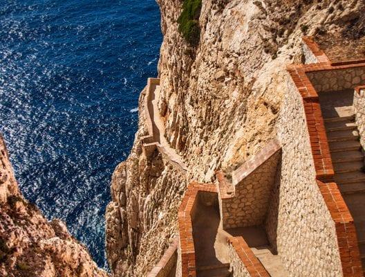 Escalier du Cabirol, l'escalier qui plonge dans la mer