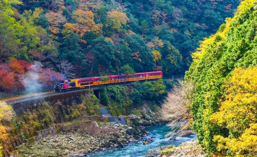 Chemin de fer panoramique Sagano, Japon