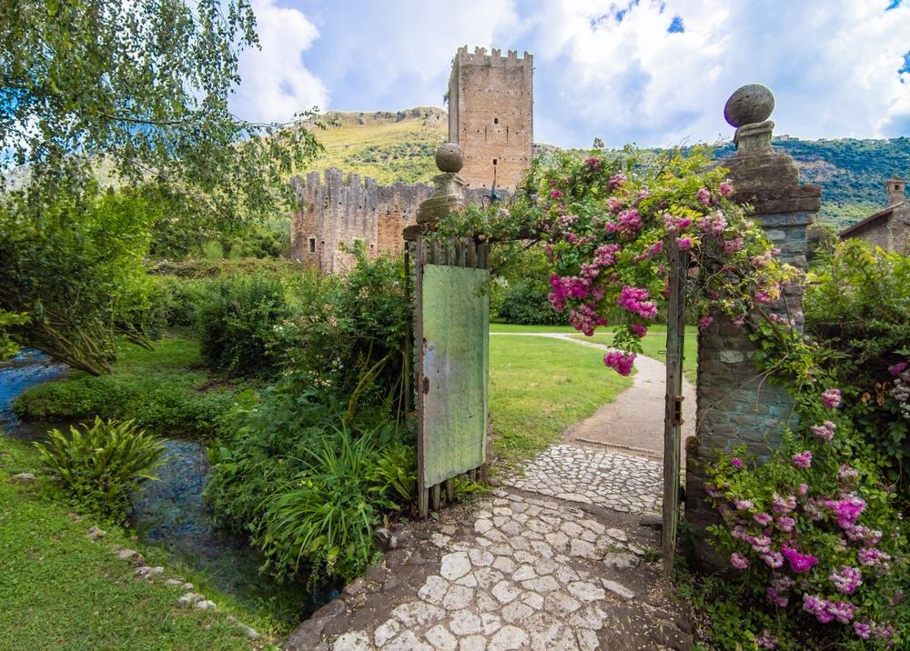 jardin de ninfa lazio