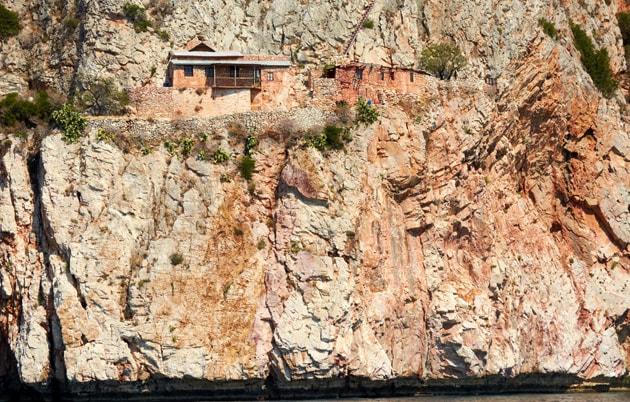 monte-athos-karoulia