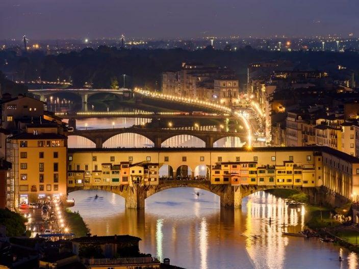 Ponte Vecchio Florencia de noche