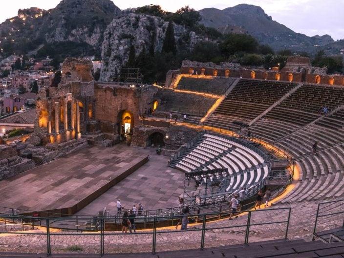 Le Théâtre Grec de Taormina, de nuit