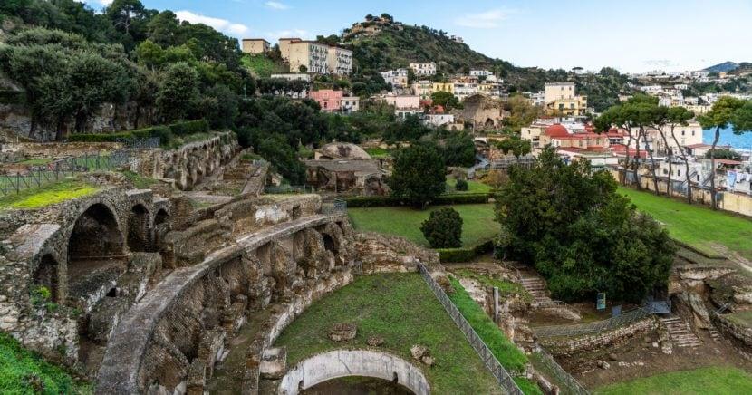 Campi Flegrei: cosa vedere, visite e itinerari